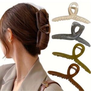 💥 $5 if bundled - Set of 4 Large Claw Clips Cream, Light Green, Brown Gray NWT